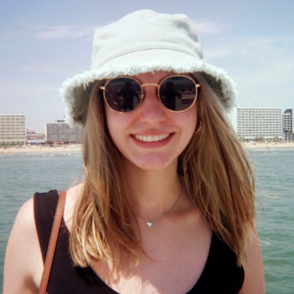 Meet your Posher, Caitlyn
